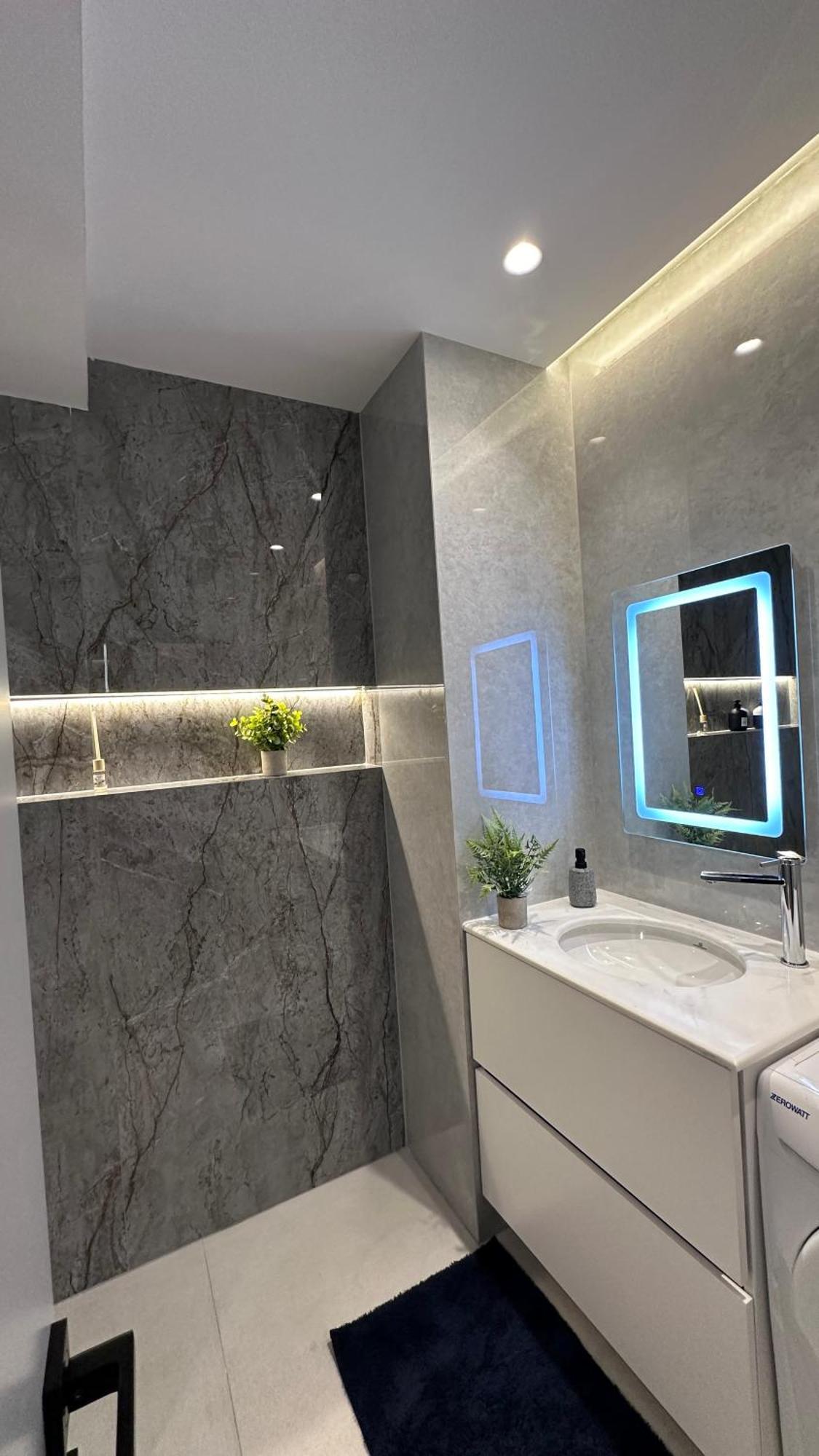 Frida Luxury Apartment 티라나 외부 사진