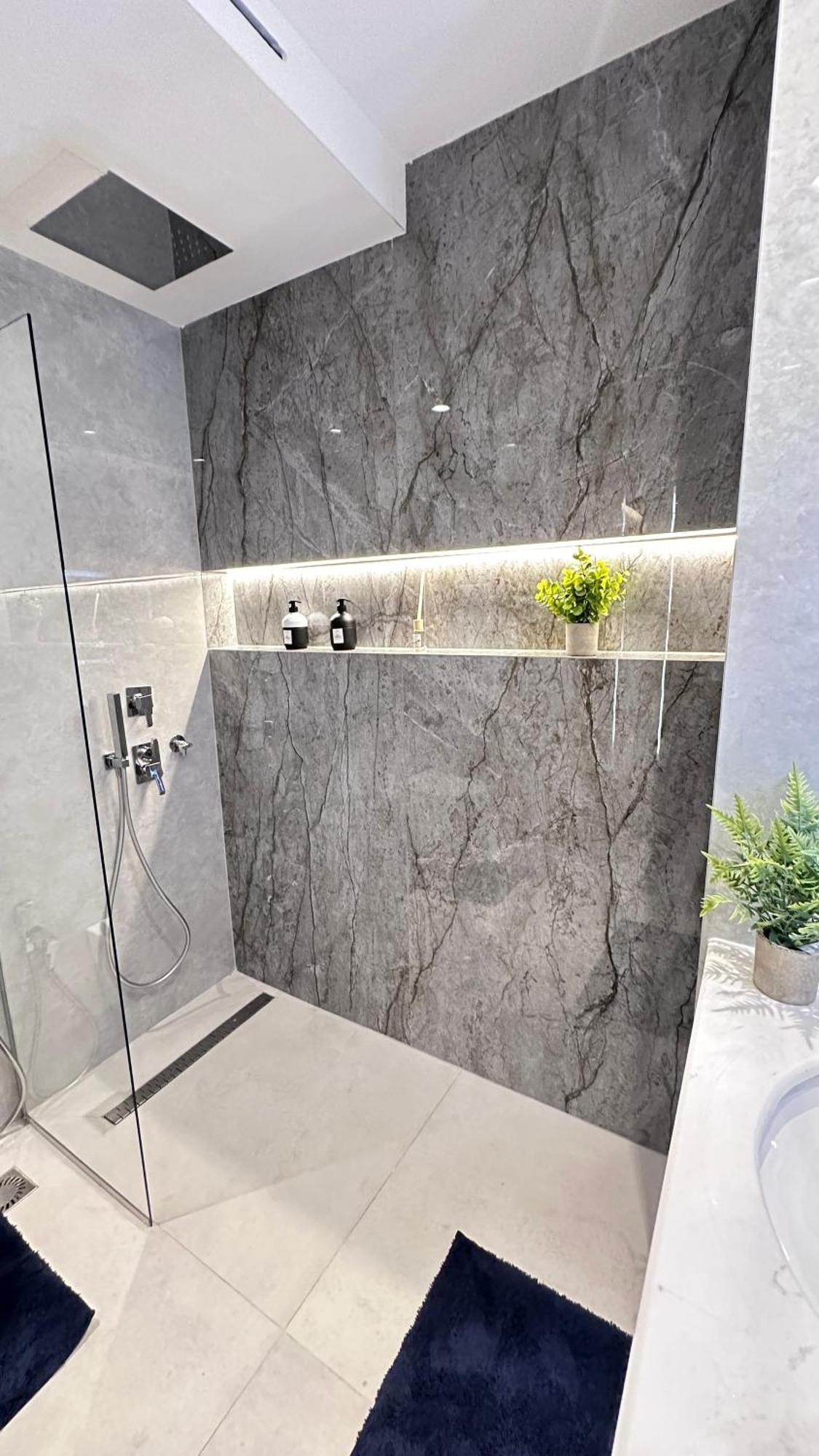 Frida Luxury Apartment 티라나 외부 사진